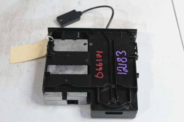 Audi 8P S3 Radio RNS Media Interface Control Module Unit 8P0035785