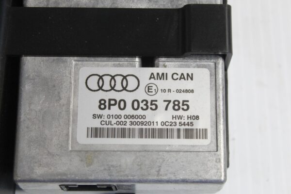Audi 8P S3 Radio RNS Media Interface Control Module Unit 8P0035785