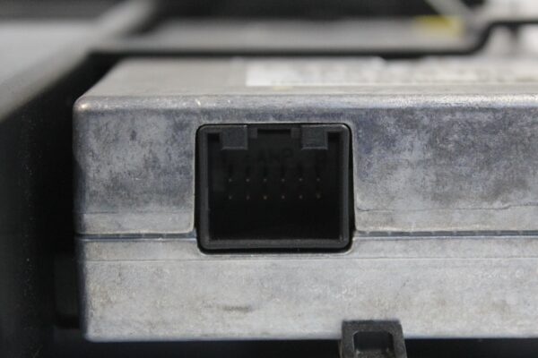 Audi 8P S3 Radio RNS Media Interface Control Module Unit 8P0035785