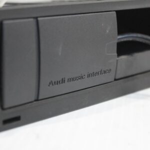 Audi 8P S3 Radio RNS Media Interface Control Module Unit 8P0035785 - Image 9