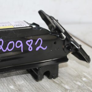 Audi 8R Q5 SQ5 Lift Jack 8R0011031D, 8R0011031G - Image 2