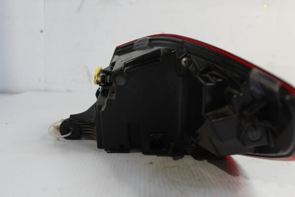 BMW F40 118i Left Tail Light Lamp 63 21 7 450 643, 63217450643