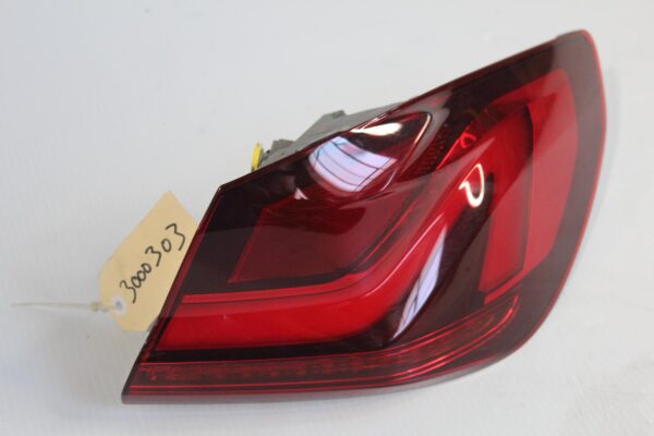 BMW F40 118i Right Tail Light Lamp 63 21 7 450 644, 63217450644