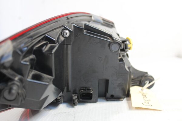 BMW F40 118i Right Tail Light Lamp 63 21 7 450 644, 63217450644