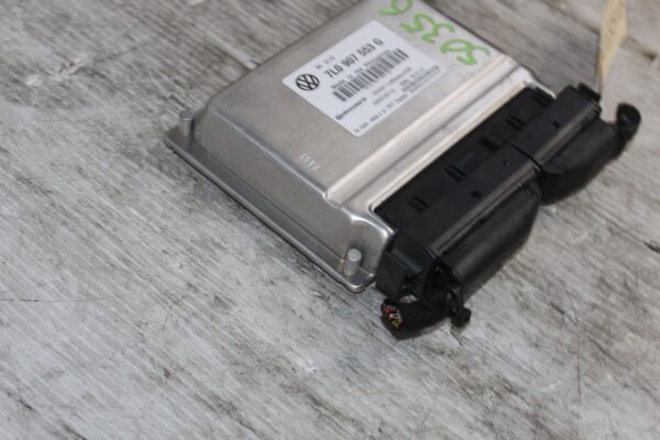 Porshce 955 957 9PA Adaptive Air Suspension Control Unit Module 95561830401