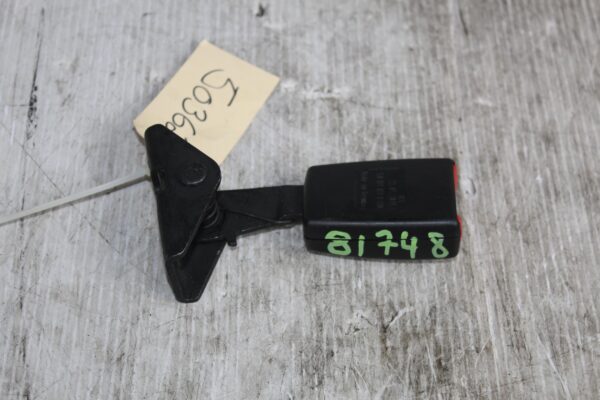 Porsche 955 957 9PA Cayenne Rear Right Belt Latch Clip 7L0857821D, 95580305500