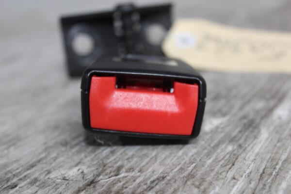 Porsche 955 957 9PA Cayenne Rear Right Belt Latch Clip 7L0857821D, 95580305500