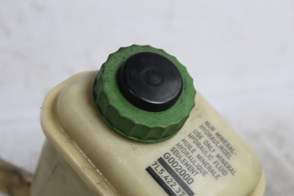 Porsche 955 957 9PA Power Steering Fluid Reservoir 7L5422371, 95531401520