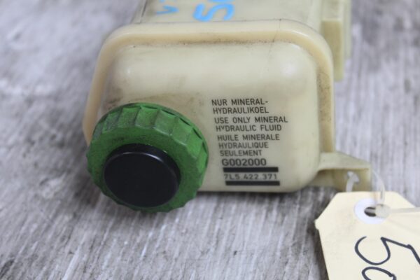 Porsche 955 957 9PA Power Steering Fluid Reservoir 7L5422371, 95531401520