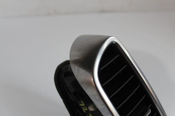 Porsche 92A 958 Left Centre Aircon AC Vent 95855272701, 7P5819727B