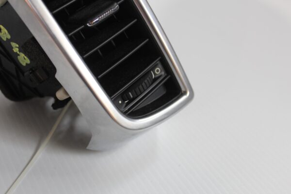 Porsche 92A 958 Left Centre Aircon AC Vent 95855272701, 7P5819727B