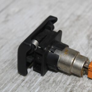 Range Rover Sport L494 Auxiliary Power Socket LR050842, CPLA14K046AA - Image 2