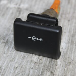 Range Rover Sport L494 Auxiliary Power Socket LR050842, CPLA14K046AA - Image 4