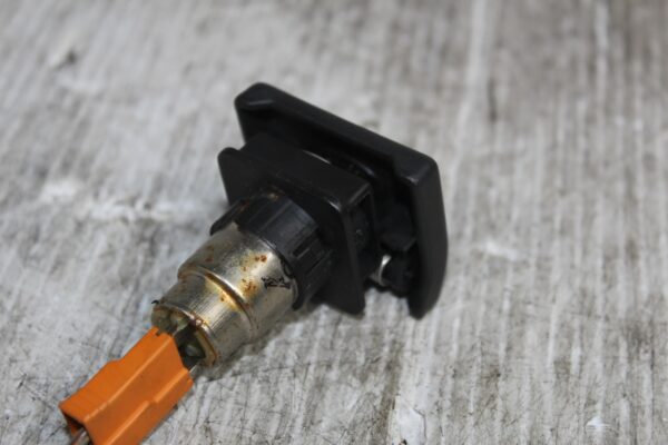 Range Rover Sport L494 Auxiliary Power Socket LR050842, CPLA14K046AA