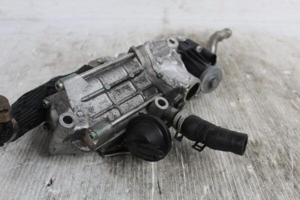 Range Rover Sport L494 3.0L EGR Valve Cooler Unit LR063122, FW939U438AA