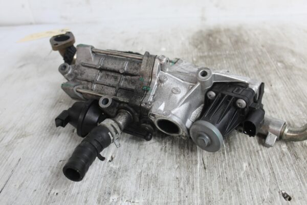 Range Rover Sport L494 3.0L EGR Valve Cooler Unit LR063122, FW939U438AA
