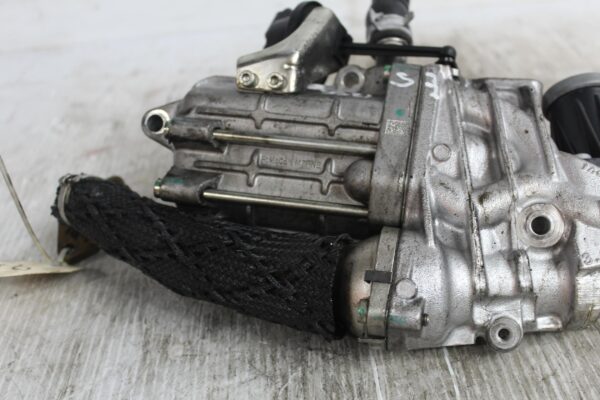 Range Rover Sport L494 3.0L EGR Valve Cooler Unit LR063122, FW939U438AA