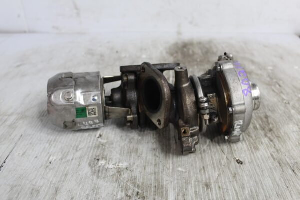 Range Rover Sport L494 RH Secondary Turbo Turbocharger LR062000, LR116631