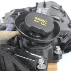 Range Rover Sport L494 SDV6 Left Inlet Manifold Cylinder Head Cover LR074623 - Image 9