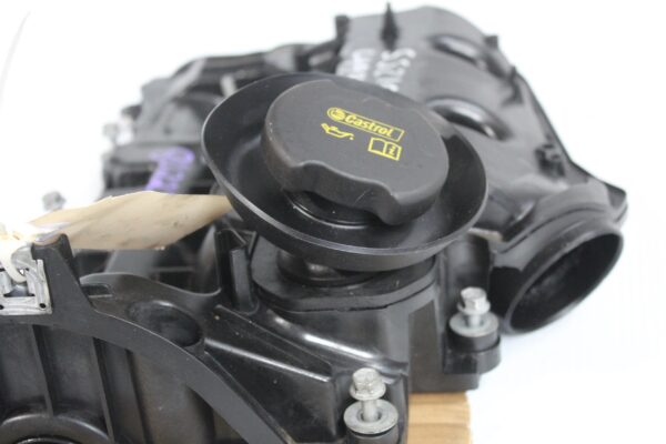 Range Rover Sport L494 SDV6 Left Inlet Manifold Cylinder Head Cover LR074623