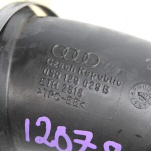 Audi 8R SQ5 Plastic Air Intake hose With Clamps 059129629B - Image 8