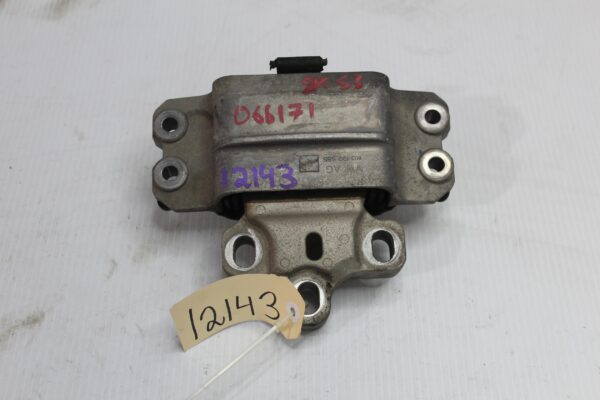 Audi 8P S3 Left Passenger Side Upper Gearbox Transmission Support Mount 1K0199555R