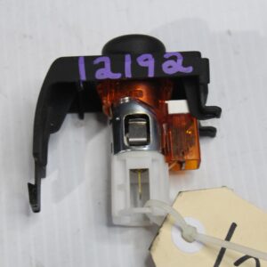 Audi 8P A3 S3 RS3 12V Auxiliary Power Lighter Socket 8P0863387D - Image 3