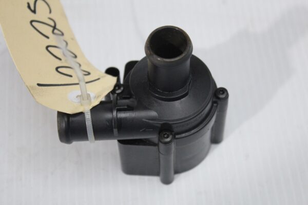 Audi FY Q5 Additional Auxiliary Coolant Water Pump 06H121601N