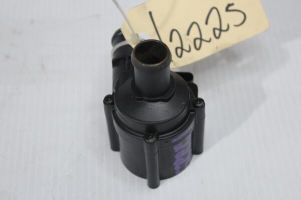 Audi FY Q5 Additional Auxiliary Coolant Water Pump 06H121601N