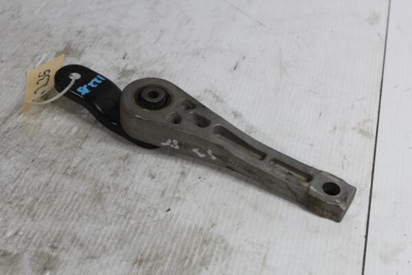 Audi 8P S3 Engine Dogbone Pendulum Mount Support 1K0199855BB, 1K0199855BJ