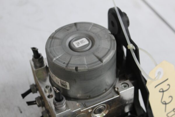 Audi 8V RS3 ABS Pump Control Unit 8V0614517E
