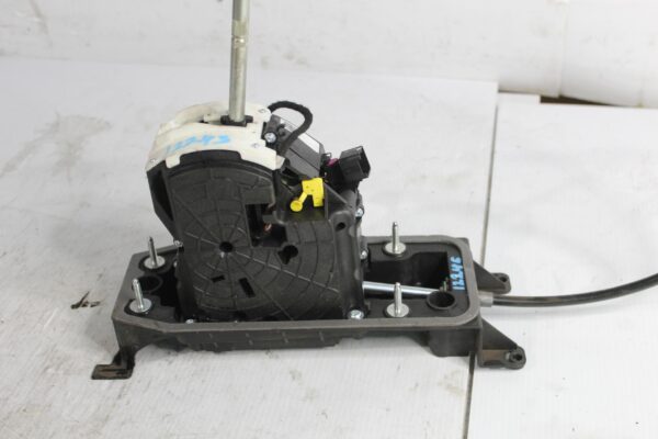Audi 8V RS3 2.5L DQ500 Gear Selector Mechanism 8V2713023AL, 8V2713023AR