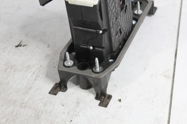 Audi 8V RS3 2.5L DQ500 Gear Selector Mechanism 8V2713023AL, 8V2713023AR