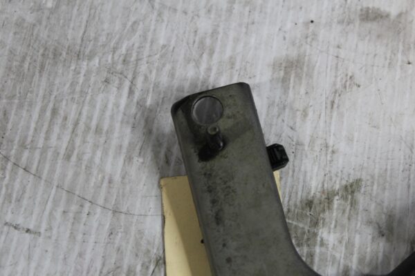 Audi 8T A4 Front Right Fender Guard Wing Support Brace 8T0821136A, 8T0821136G