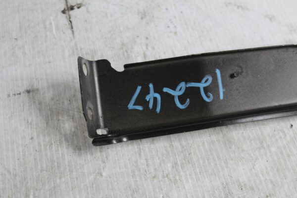 Audi 8T A4 Front Right Fender Guard Wing Support Brace 8T0821136A, 8T0821136G