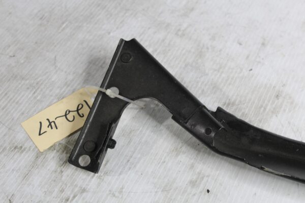 Audi 8T A4 Front Right Fender Guard Wing Support Brace 8T0821136A, 8T0821136G
