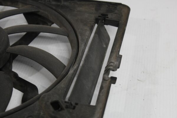 Audi A4 A5 2.0L Radiator Fan Assembly Twin Fan Ring 8K0121003P