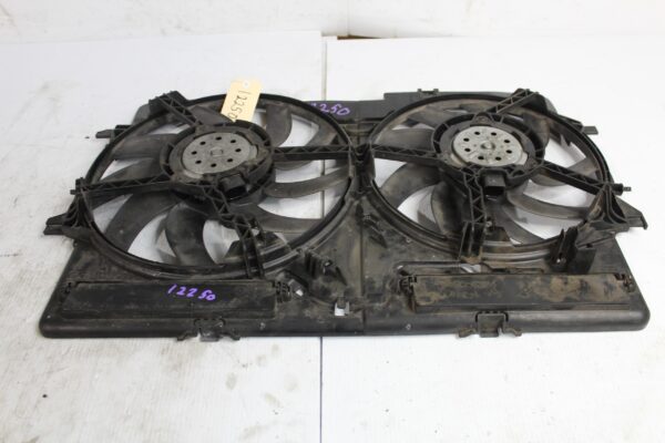 Audi A4 A5 2.0L Radiator Fan Assembly Twin Fan Ring 8K0121003P