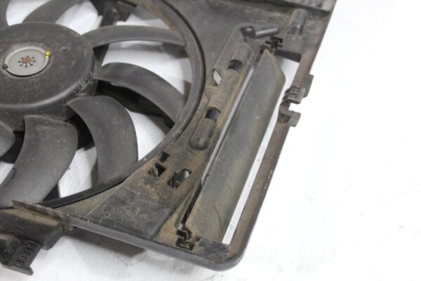 Audi A4 A5 2.0L Radiator Fan Assembly Twin Fan Ring 8K0121003P