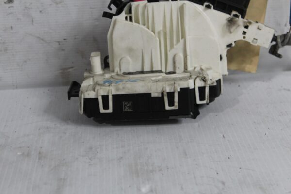 Mercedes Benz W117 C117 CLA Rear Right Door Lock Actuator A2047302835, A0997305600