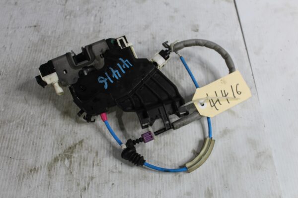 Mercedes Benz W117 C117 CLA Rear Right Door Lock Actuator A2047302835, A0997305600