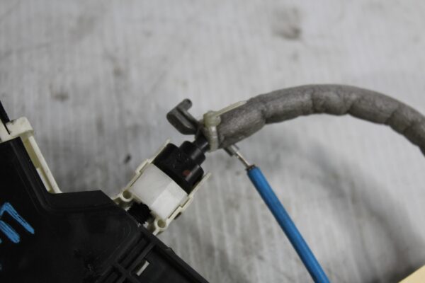 Mercedes Benz W117 C117 CLA Rear Right Door Lock Actuator A2047302835, A0997305600