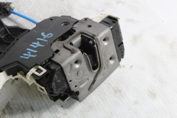 Mercedes Benz W117 C117 CLA Rear Right Door Lock Actuator A2047302835, A0997305600