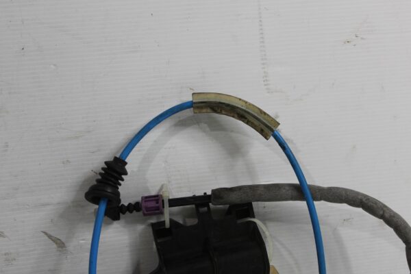 Mercedes Benz W117 C117 CLA Rear Right Door Lock Actuator A2047302835, A0997305600