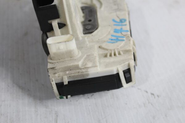 Mercedes Benz W117 C117 CLA Rear Right Door Lock Actuator A2047302835, A0997305600