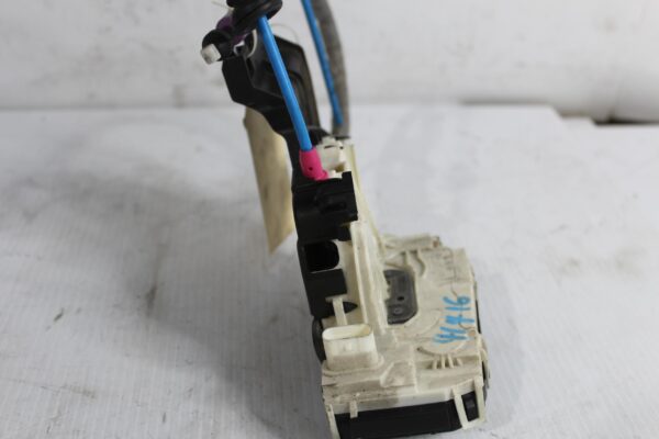 Mercedes Benz W117 C117 CLA Rear Right Door Lock Actuator A2047302835, A0997305600