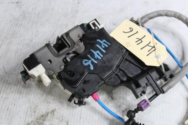 Mercedes Benz W117 C117 CLA Rear Right Door Lock Actuator A2047302835, A0997305600
