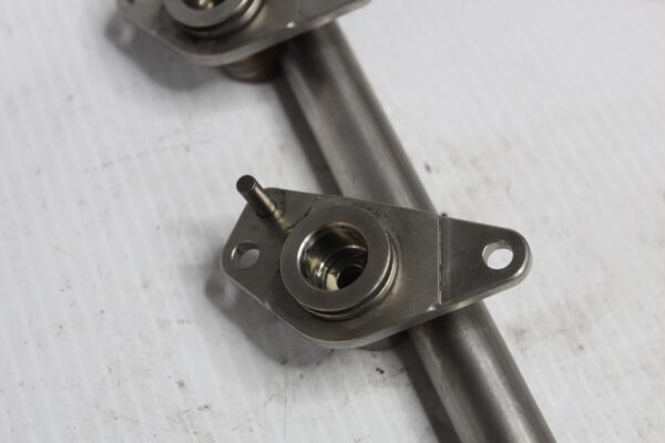 Mercedes Benz W176 W117 A45 CLA45 Fuel Rail A2700701995