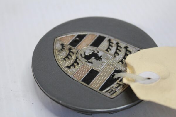 Porsche 955 957 Wheel Centre Cap SILVER 95536130300, 7L5601149