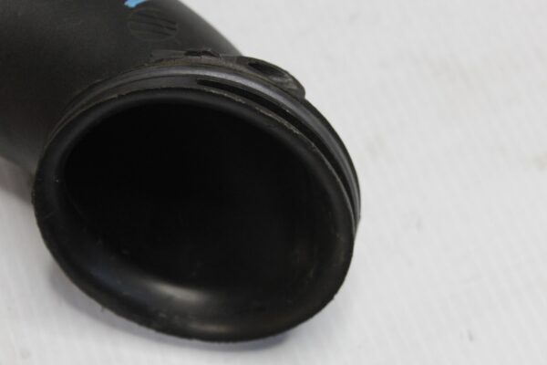 Porsche 957 Cayenne RH Right Intake Pipe Hose 95511010200, 7L0129533